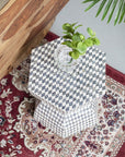 MONOCHROME SHELL STOOL/SIDE TABLE